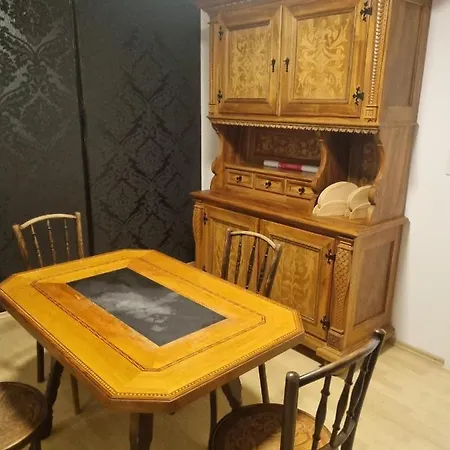 Διαμέρισμα 24-7 *